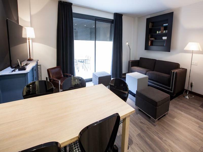 คอสโม อพาร์ตเมนต์ กอนเซล เด เซนต์ Apartment บาร์เซโลนา ภายนอก รูปภาพ